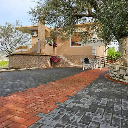 Iljaz بيت للعطل